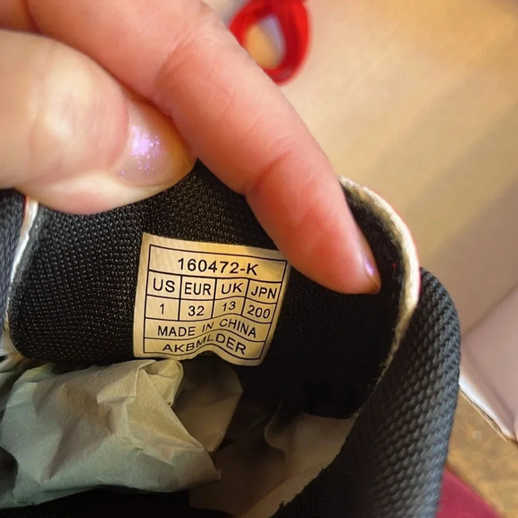 NEW Kid’s Soccer Football Cleats - Picture 9 of 11